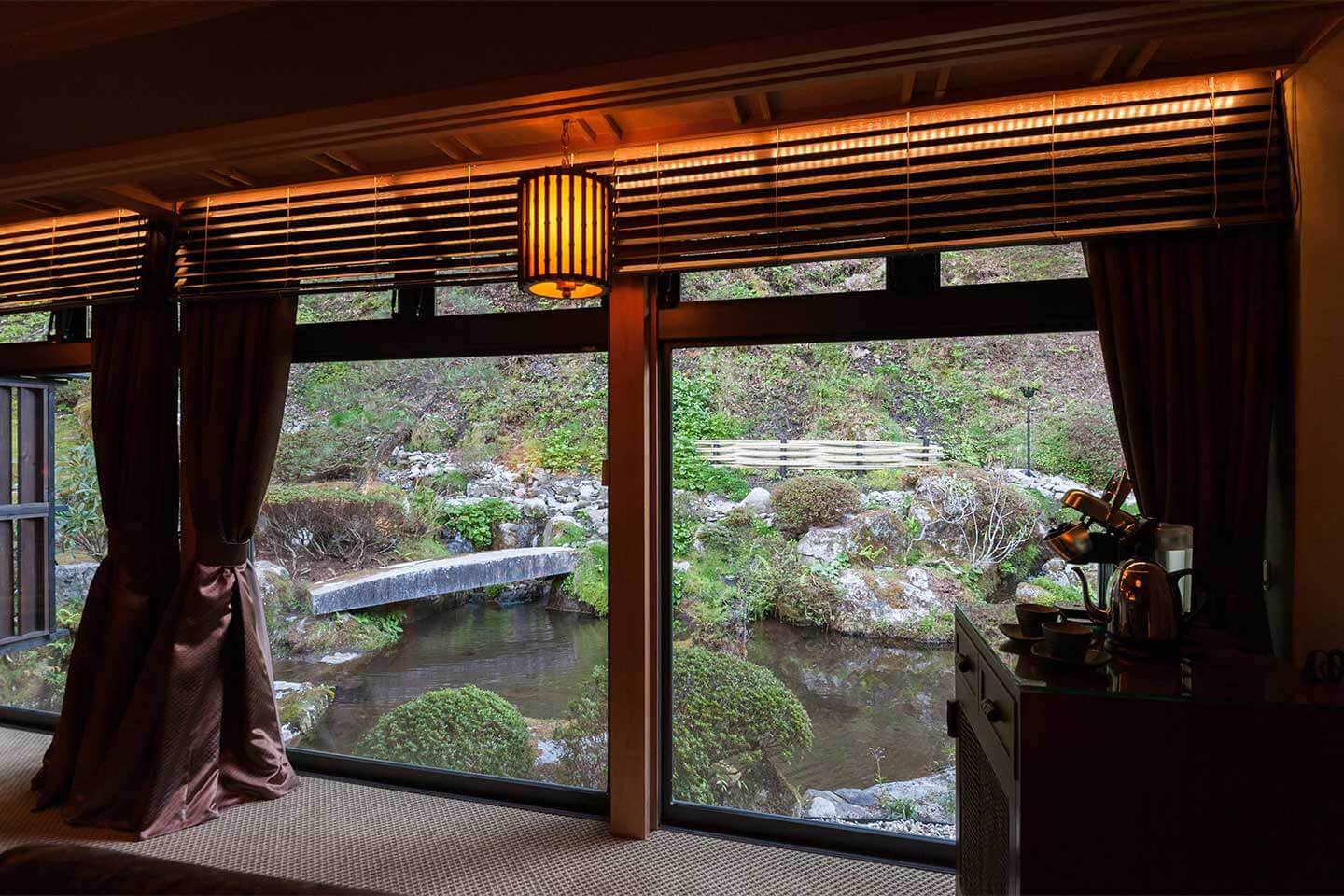 日本庭園セミスイートツイン | 雄大な自然と料理に癒される杜の宿 季